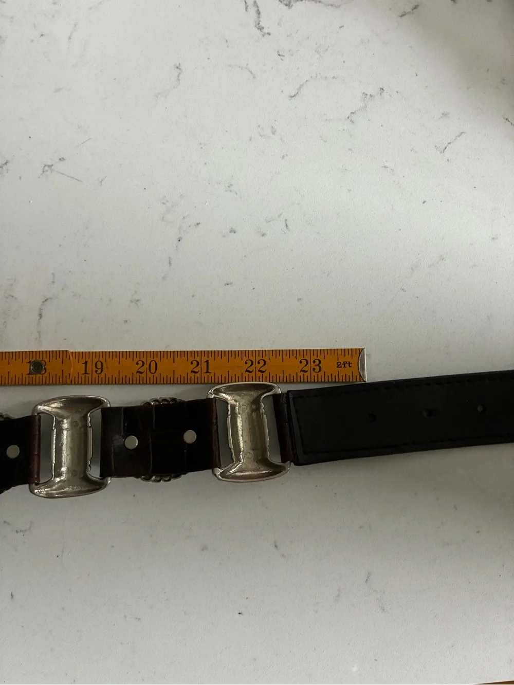 Women’s Brown Leather captiva Belt with Silver Accents
